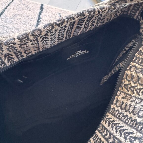 MARC JACOBS – The Monogram Jacquard Large Tote Bag - Picture 4 of 4